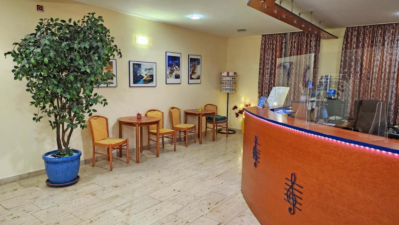 Hotel Amadeus Dresden Neustadt Екстериор снимка